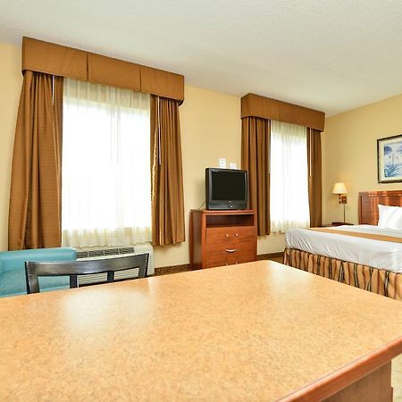 Mainstay Suites Sawgrass Tamarac Exterior photo