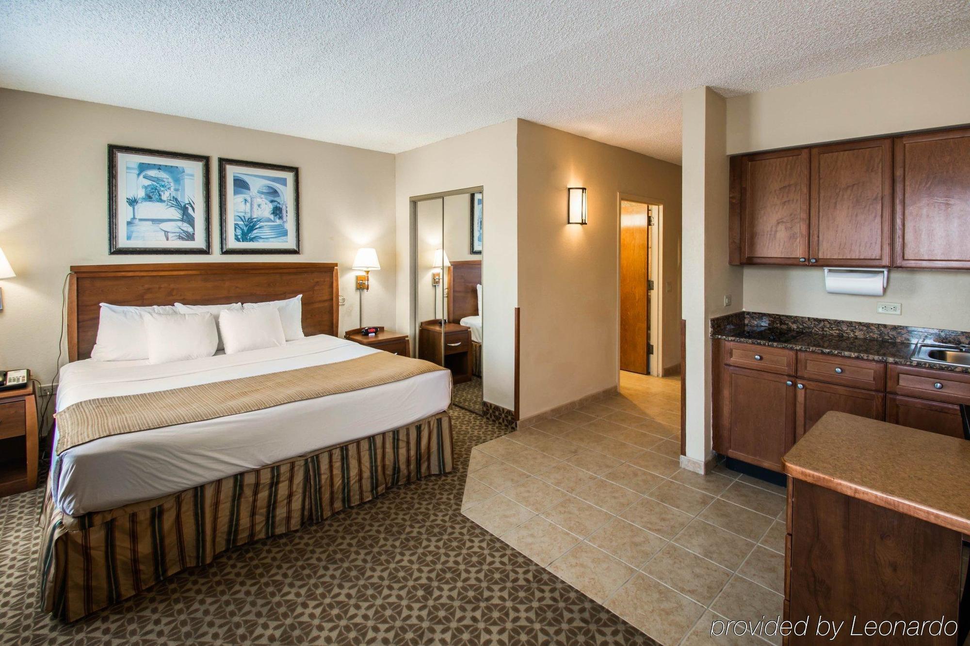 Mainstay Suites Sawgrass Tamarac Exterior photo