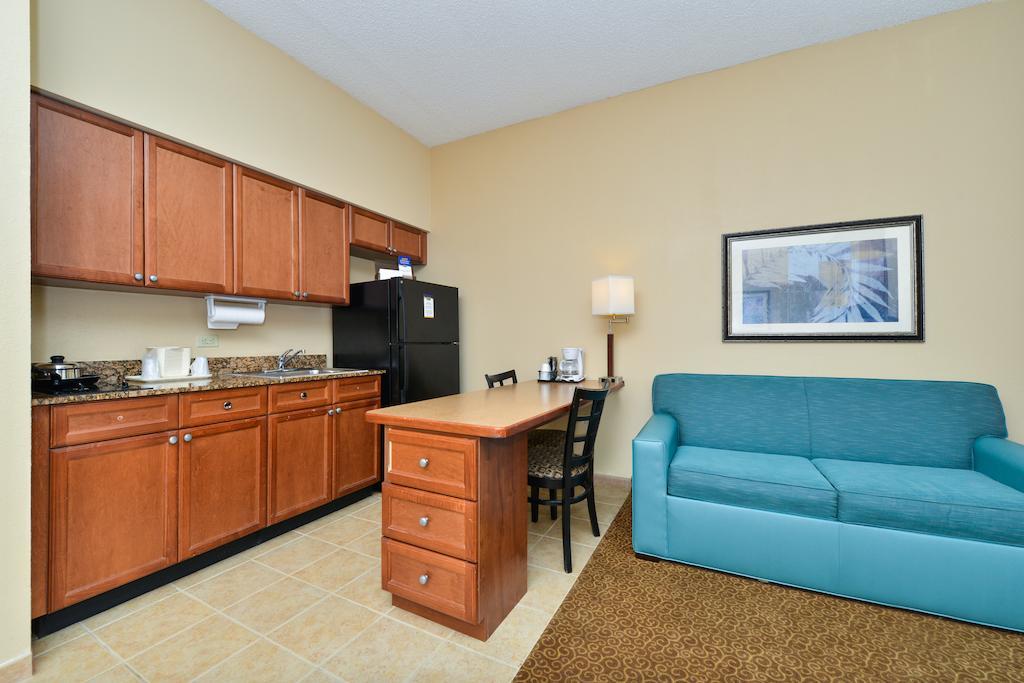 Mainstay Suites Sawgrass Tamarac Room photo
