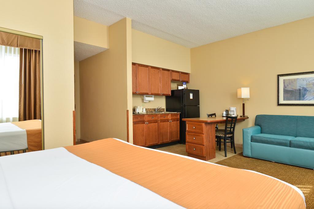 Mainstay Suites Sawgrass Tamarac Room photo