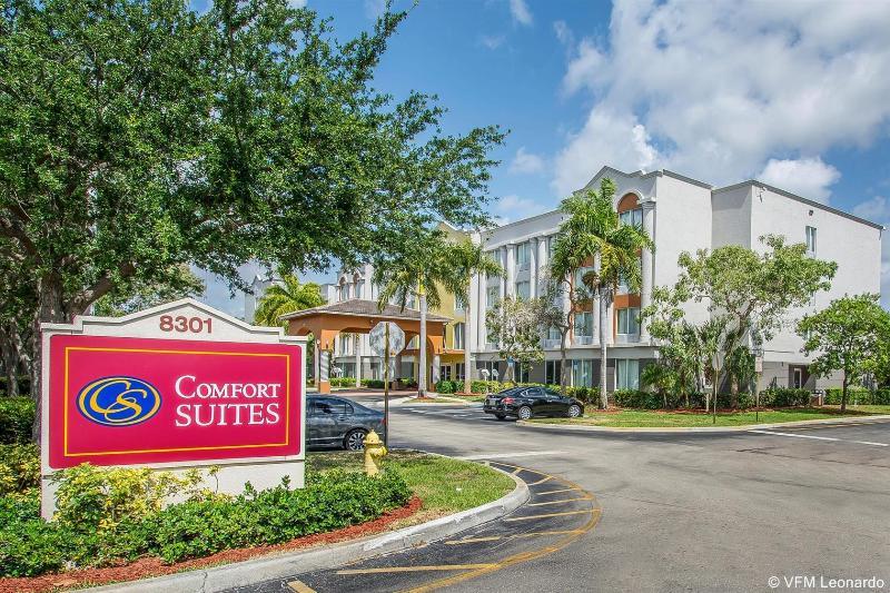 Mainstay Suites Sawgrass Tamarac Exterior photo