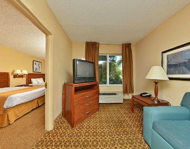 Mainstay Suites Sawgrass Tamarac Exterior photo